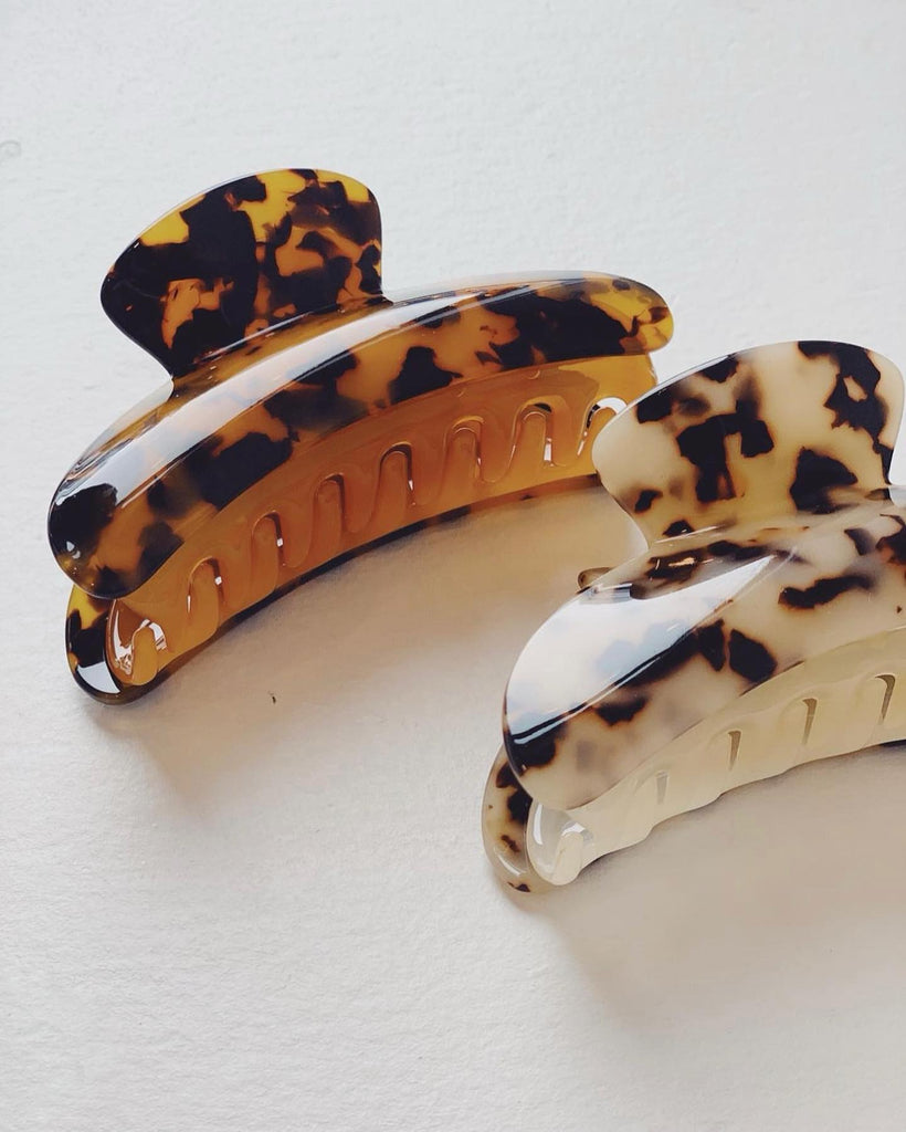 Machete - Grande Heirloom Claw in Blonde Tortoise -