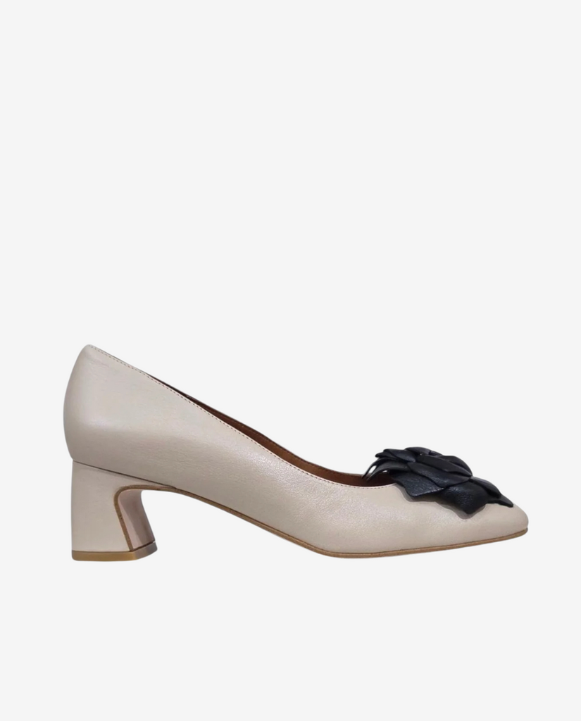 Angel Alarcon - Laetitia Pump - Natural
