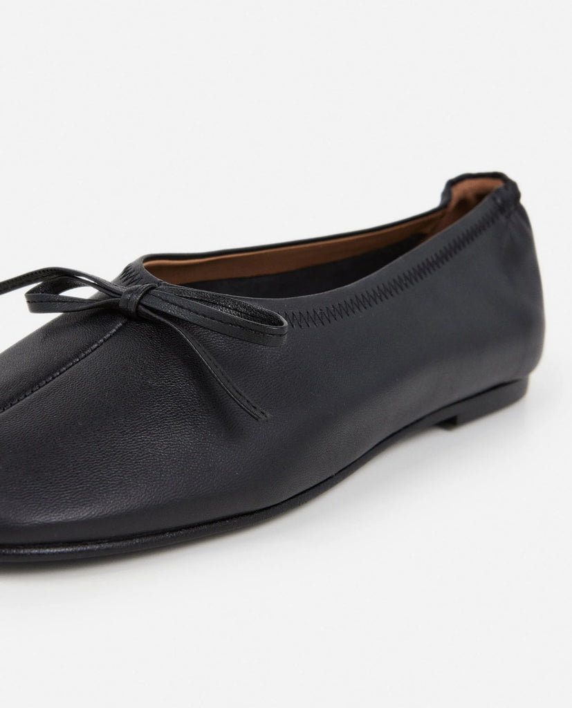 Flattered - Blaise Leather Flat -