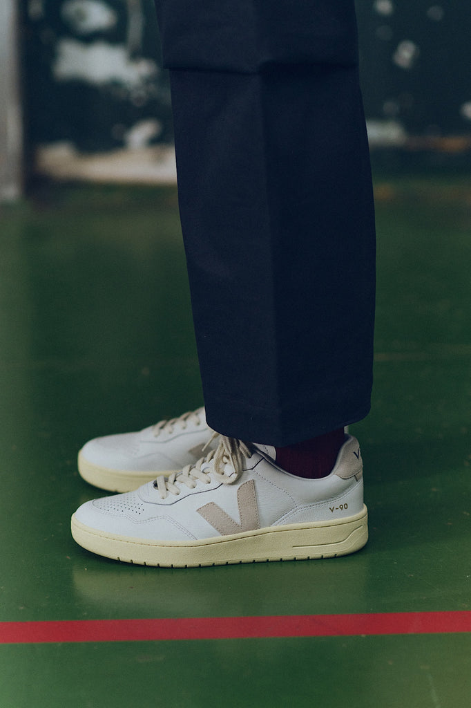 Veja - V-90 OT Leather Sneaker -